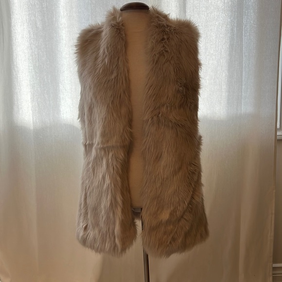 Furry vest - Picture 1 of 4